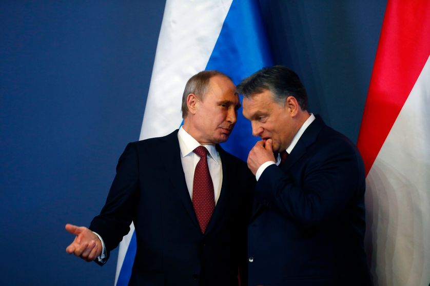 Russian President Vladimir Putin discuss with Hungarian Prime Minister Viktor Orban.