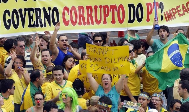 Manifestation anti-Dilma à Sao Paulo dimanche 15 mars 2015