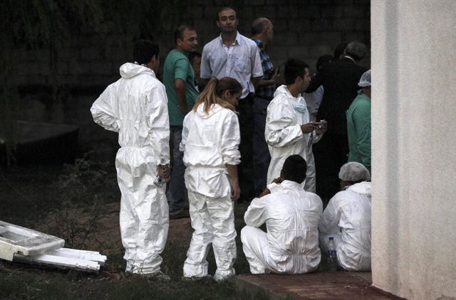 Experts de la morgue après le crash en Argentine