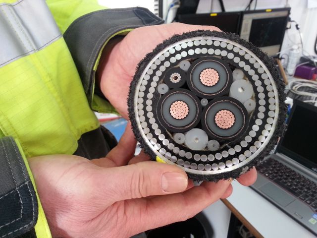 navire cablier edf belle ile 3