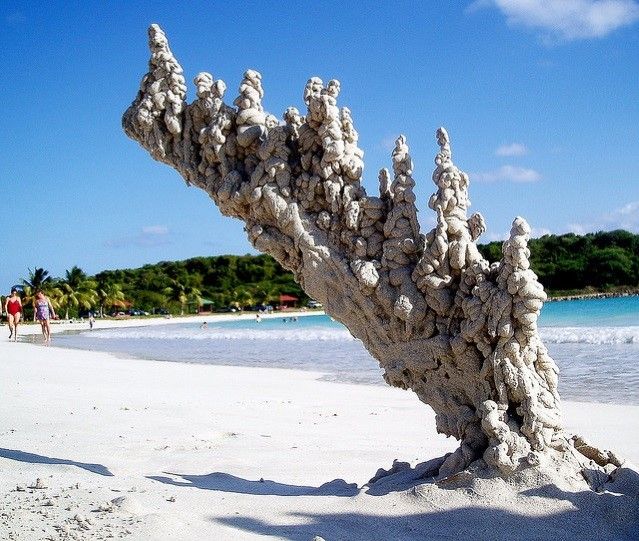 Château de sable à Vieques, Porto Rico, par SandcastleMatt (CC BY-NC 2.0) - 2007