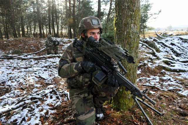 France. Le 1er Régiment d'Infanterie de Sarrebourg est la 1ère grande unite francaise entièrement équipée du systeme FELIN.
