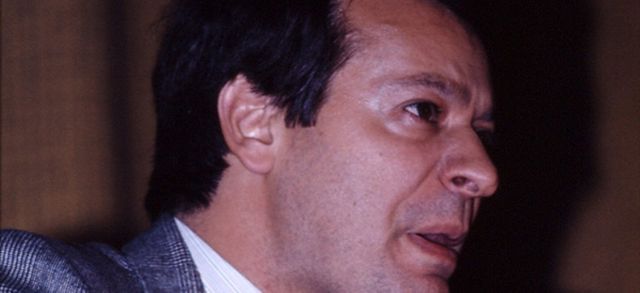 Jean-Pierre Stirbois au Palais des Congrès de Lyon, 1984. M.A. Chantelot via Wikimedia Commons.
