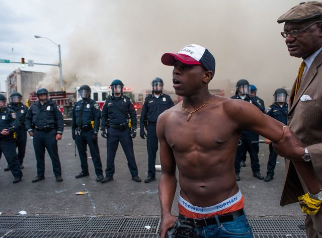 Ces émeutes sont les plus violentes aux Etats-Unis depuis les manifestations à Ferguson dans le Missouri