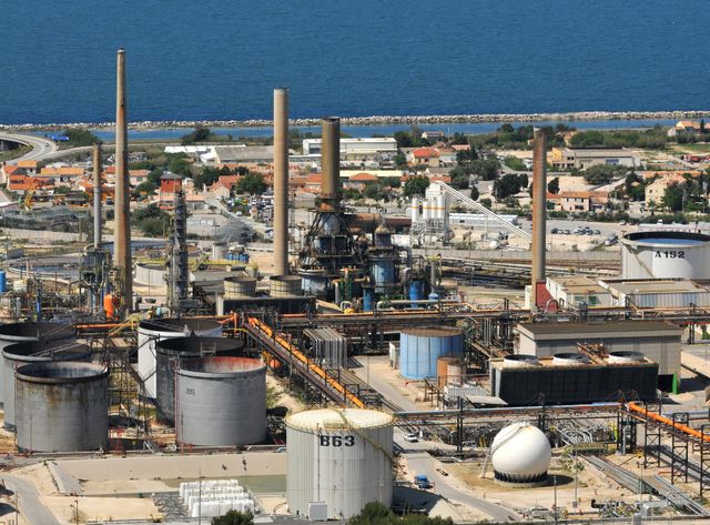 La raffinerie de Provence Total La Mède à Martigues