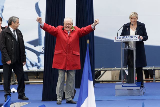 Jean-Marie Le Pen est monté quelques instants à la tribune mais n'a pas pris la parole.
