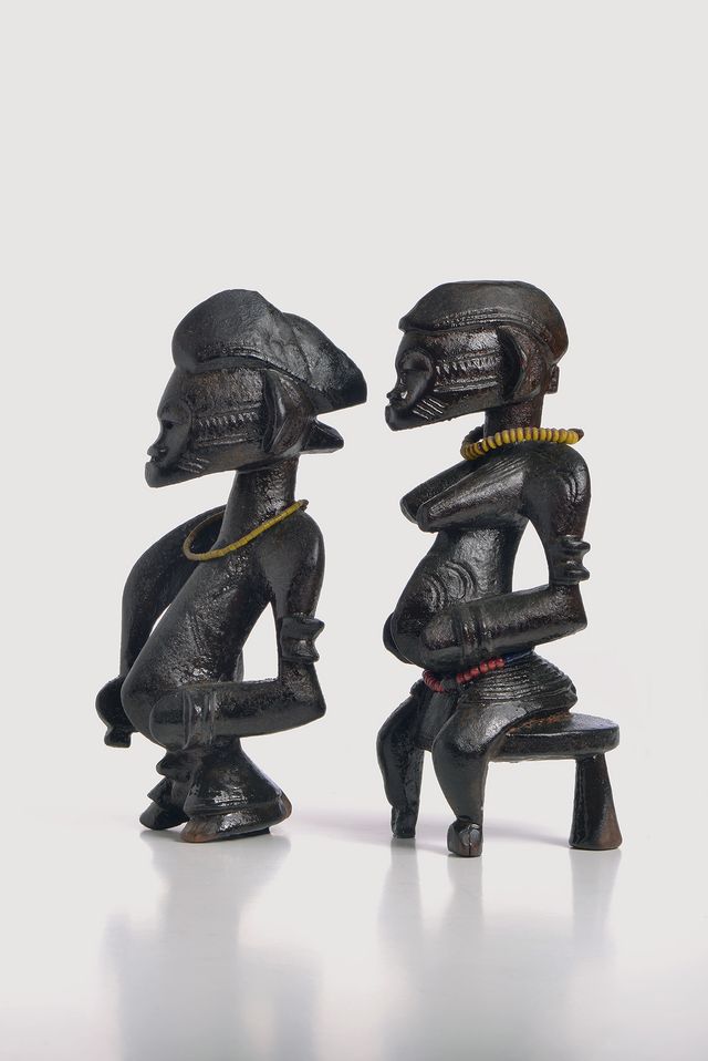 Couple de figurines tugubélé
