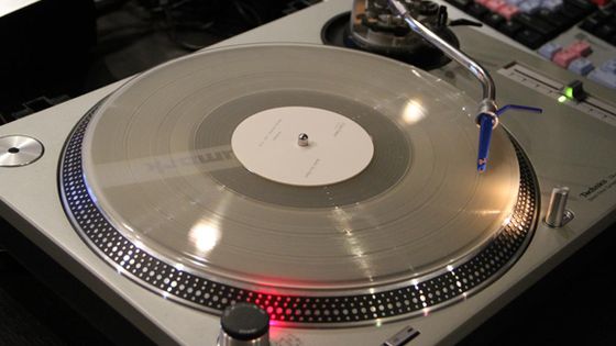 Chet Faker sur la platine de Dites 33 | Ghislain Chantepie ©Radio France
