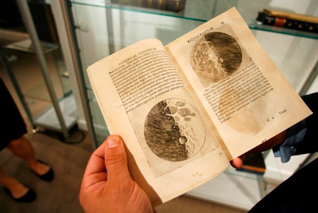 Qui peut encore lire ce manuscrit de Galilée en latin ?