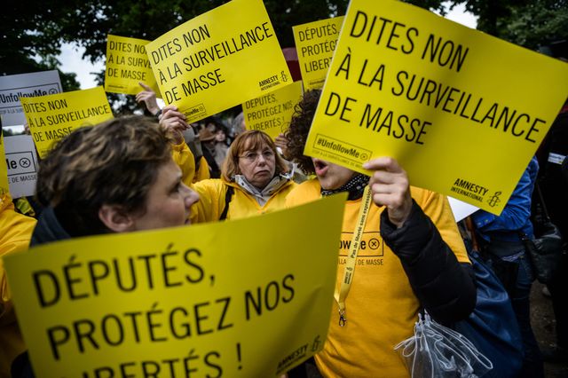 Manifestation des opposants au projet de loi sur le renseignement à proximité de l'Assemblée nationale