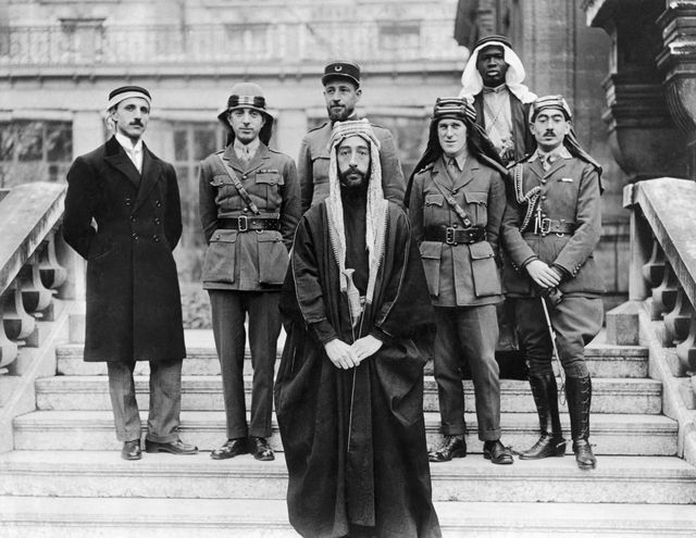 Thomas Edward Lawrence et la délégation du Prince Fayçal à Versailles, 1919