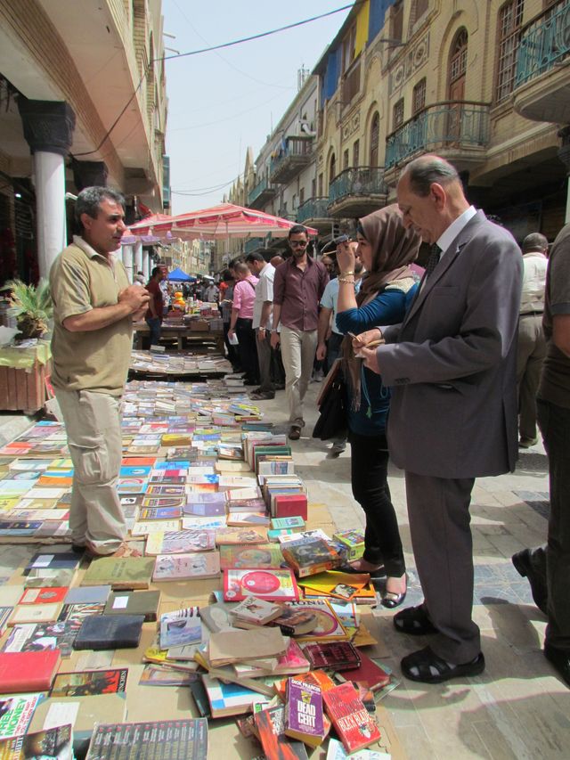 Le marché aux livres de la rue Mutanabbi à Bagdad