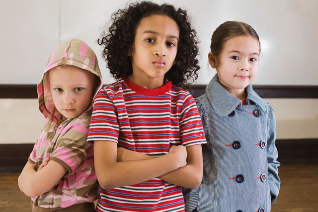 Enfants debouts