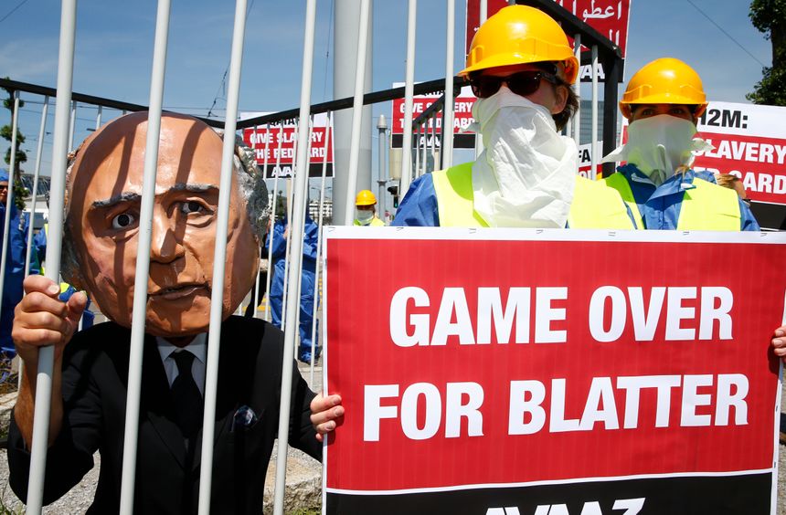 Activistes du groupe Avaaz, vers la Hallenstadion où se tenait le 65e Congrès de la FIFA, 28 mai 2015