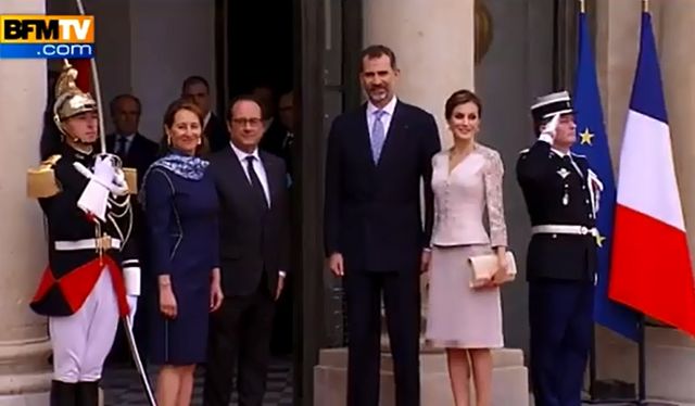 "Couples" présidentiels sur le perron de l'Elysée (impression écran BFM TV)