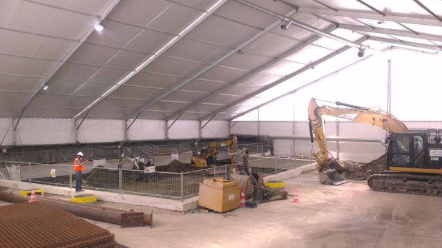 Chantier Semavip Veolia | Le chantier se trouve sous une tente pour éviter les émanations de polluants volatiles
