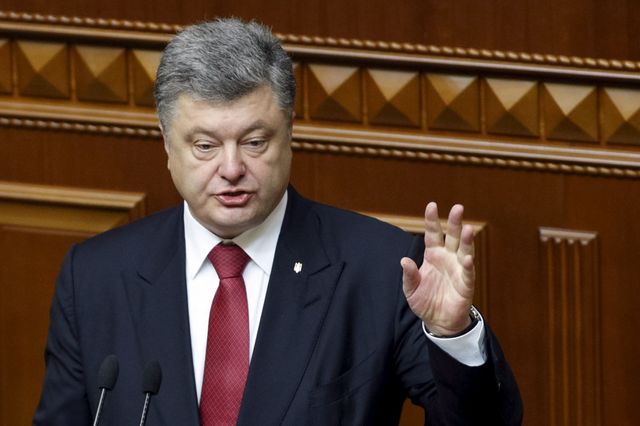 Le président ukrainien Petro Porochenko évoque une invasion russe