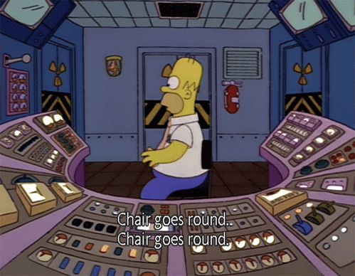 "La chaise tourne, la chaise tourne" : Homer Simpson au travail