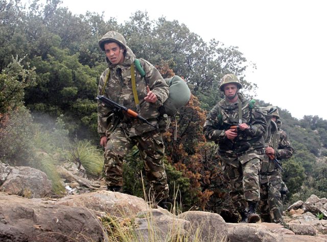 Des soldats algériens