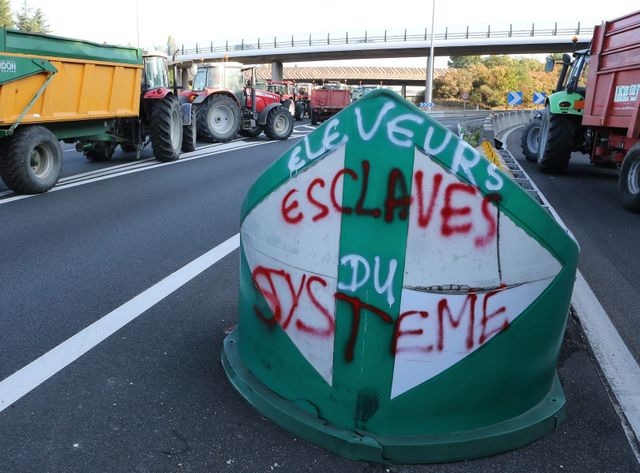 Manifestation des agriculteurs ,bloquage de l'A7