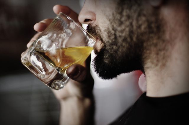 en 2012, les hospitalisations dues à l'alcool ont coûté 3 milliards d'euros à la collectivité