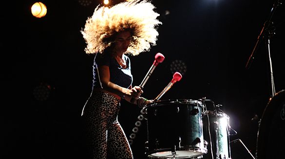 Flavia Coelho au Festival de Thau 2015 / Guillaume Schnee