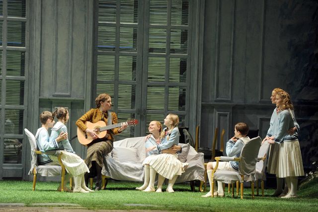 Filage de la "Mélodie du bonheur" à Paris - théâtre du Chatelet