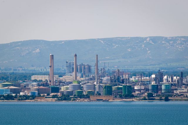 Le complexe pétrochimique LyondellBasell de Berre