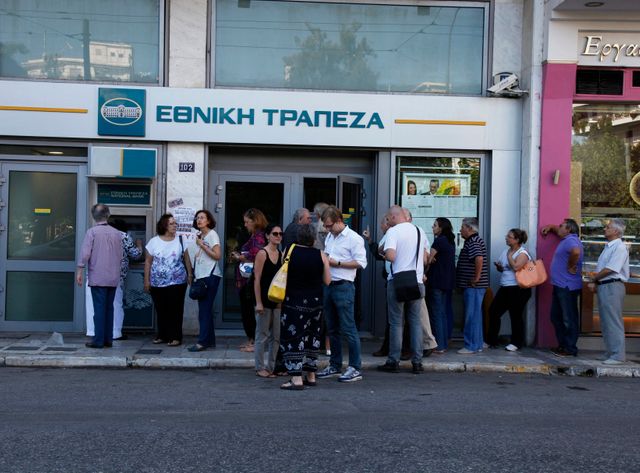 File d'attente devant une banque grecque