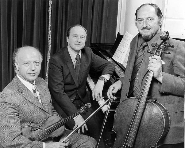 Isidore Cohen (violon), Menahem Pressler (piano) et Bernard Greenhouse (violoncelle), le Beaux Arts Trio tel qu'il était formé de 1968 à 1987
