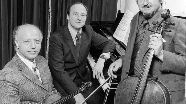 Isidore Cohen (violon), Menahem Pressler (piano) et Bernard Greenhouse (violoncelle), le Beaux Arts Trio tel qu'il était formé de 1968 à 1987