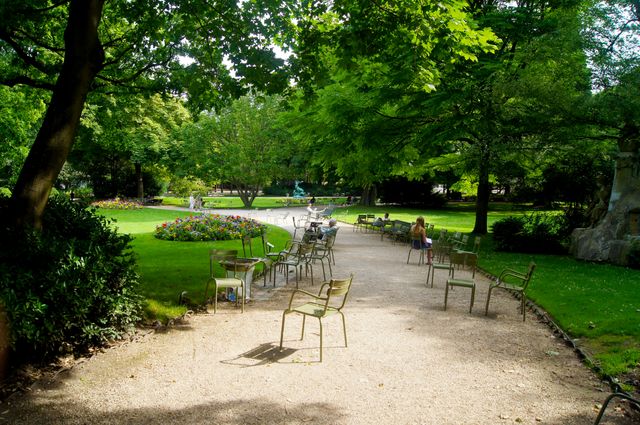 Chaises et fauteuils Fermob au Luxembourg
