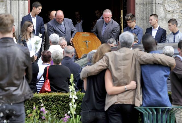 Obsèques après l'accident de Rohan