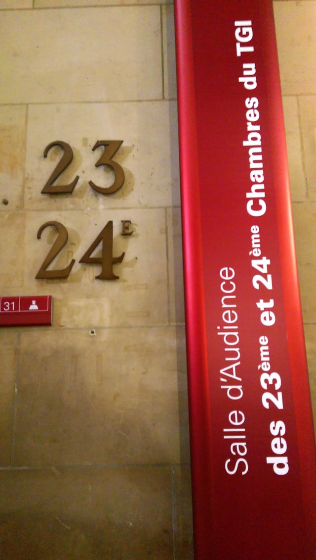 Entrée de la 23e chambre de Paris