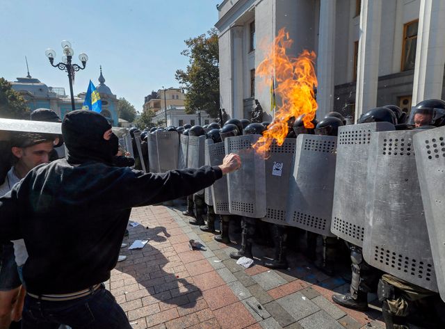 Au moins 90 membres des forces de l'ordre ont été blessés lors de ces heurts avec des manifestants nationalistes