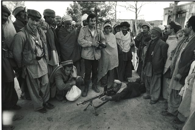 Alain Mingam avec les moudjahidines afghans. Guerre sovieto-afghane Juillet 1980