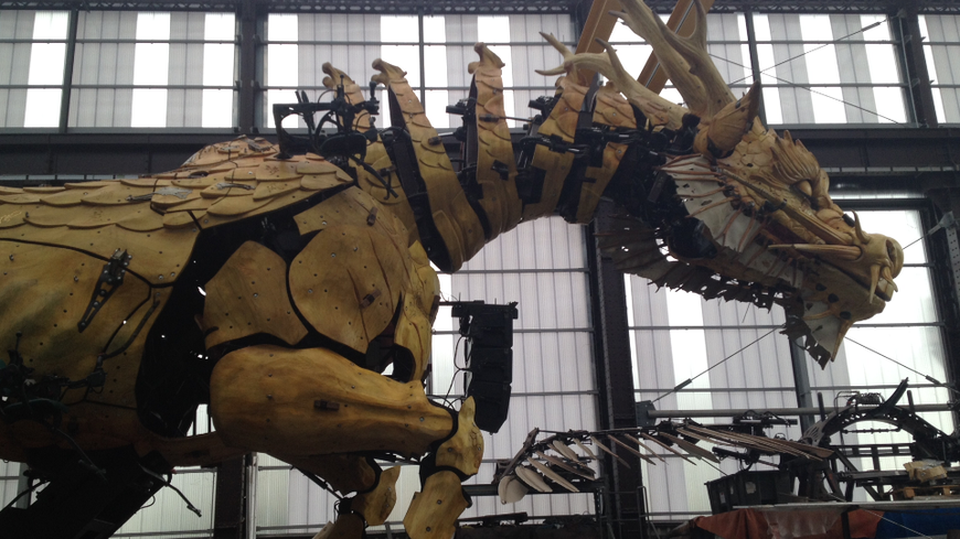 Le Cheval Dragon dans l'atelier de la Compagnie La Machine