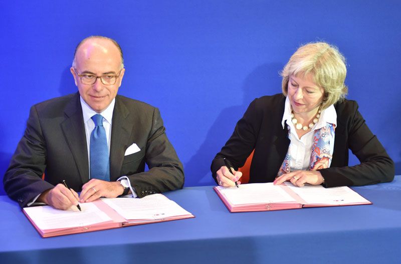 Les ministres de l'Intérieur français et britannique, Bernard Cazeneuve et Thérésa May à Calais, 20/08/15
