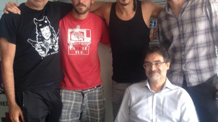 Les musiciens de Chico Trujillo, Pierre Lara (de gauche à droite), Marcello Brida (en bas)