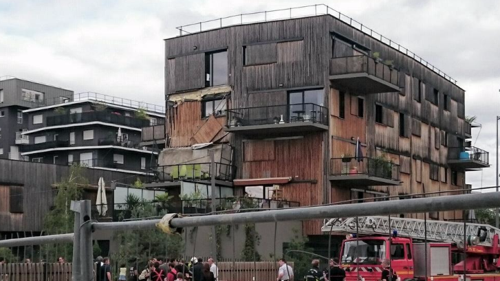 Le balcon est descendu d'un étage.