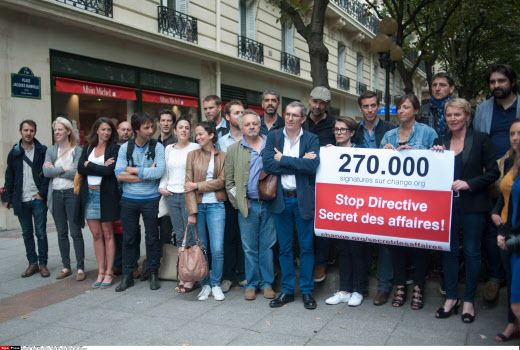 Manifestation de journalistes contre la directive européenne sur le secret des affaires, 15 juin 2006