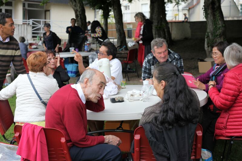 photos du pique-nique de la FOEFI, à Charentilly, printemps 2015
