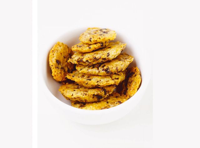 Sablés aux olives noires et au parmesan