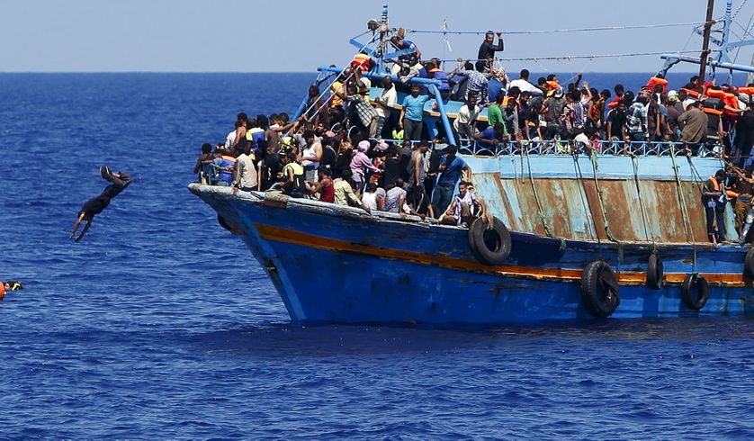 Opération de sauvetages de 600 migrants, à 16 km des côté libyennes (6 aouût 2015)