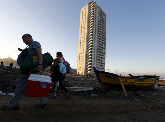 Le séisme a fait déferler des milliers de Chiliens inquiets dans les rues de Santiago