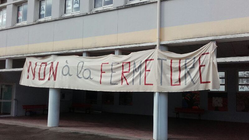 Gall' a rafe skolaj Kerichen serriñ en distro-skol o tont.