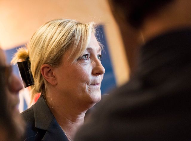 Marine Le Pen dément être derrière la plume d''Anne Lalanne"