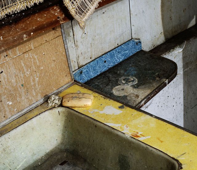 jeff wall a diagonal composition