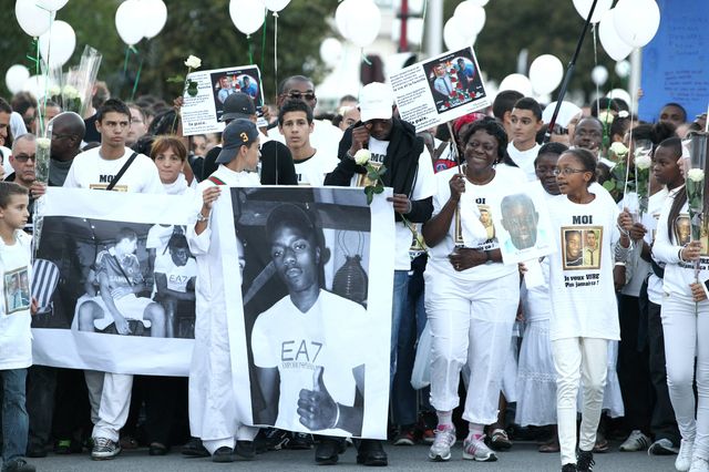 Marche blanche à Echirolles après la mort de Kevin et Sofiane