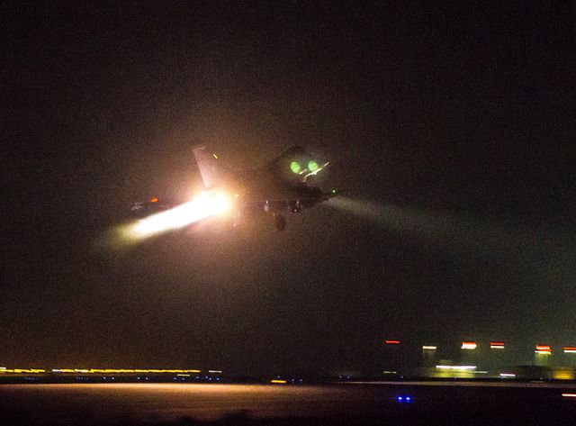 Les deux avions Rafale ont décollé d'Abou Dhabi où la France dispose d'une base aérienne